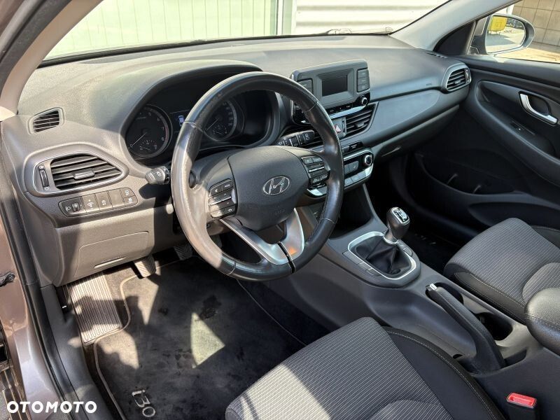 Hyundai i30 1.5 DPI Classic + - 6