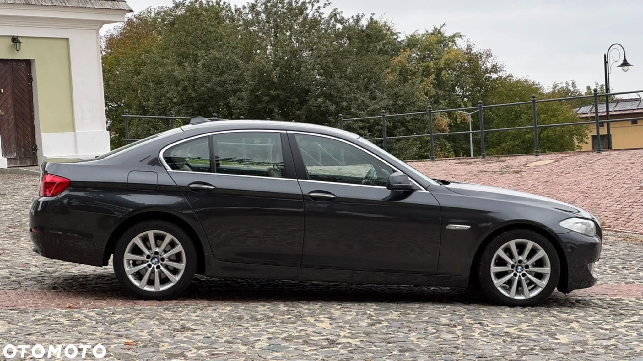 BMW Seria 5 523i Touring - 6