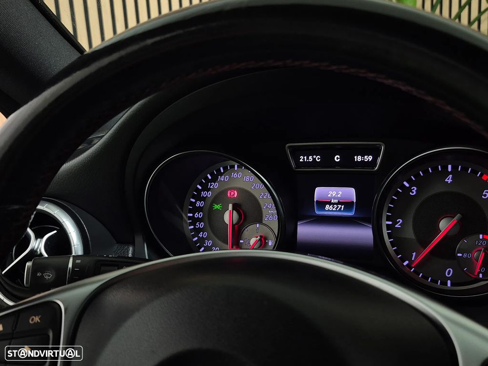 Mercedes-Benz CLA 180 d Shooting Brake AMG Line - 21