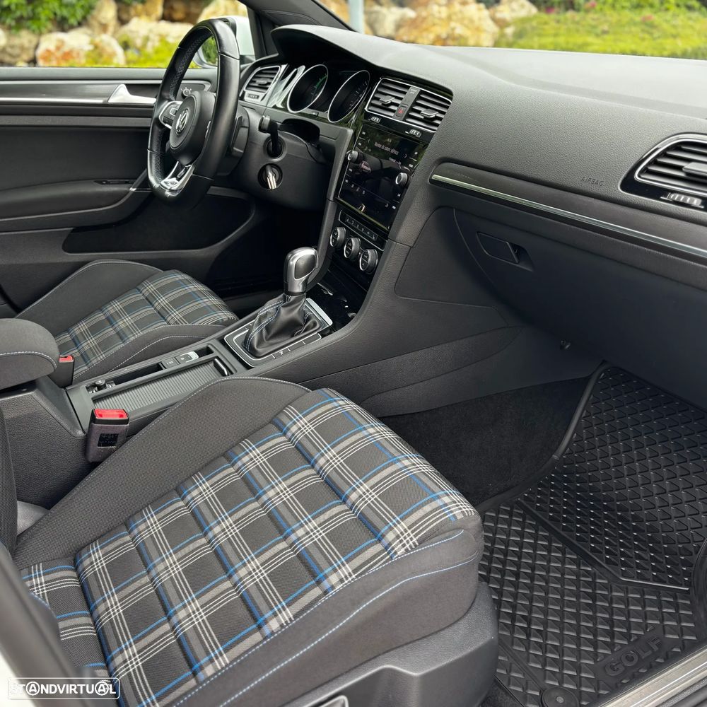 VW Golf 1.4 GTE Plug-In-Hybrid DSG - 25