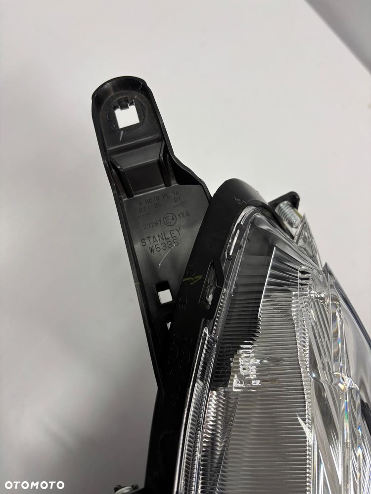 Mitsubishi Space Star III Lampa Lewa Przód Przednia W5335 - 11