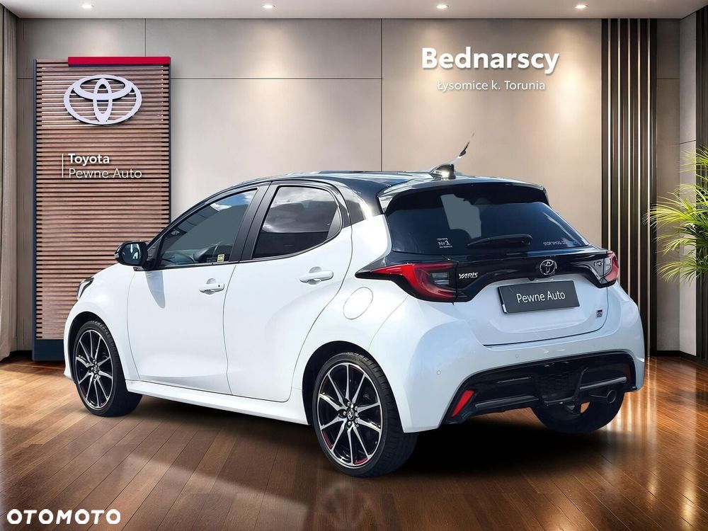 Toyota Yaris - 4
