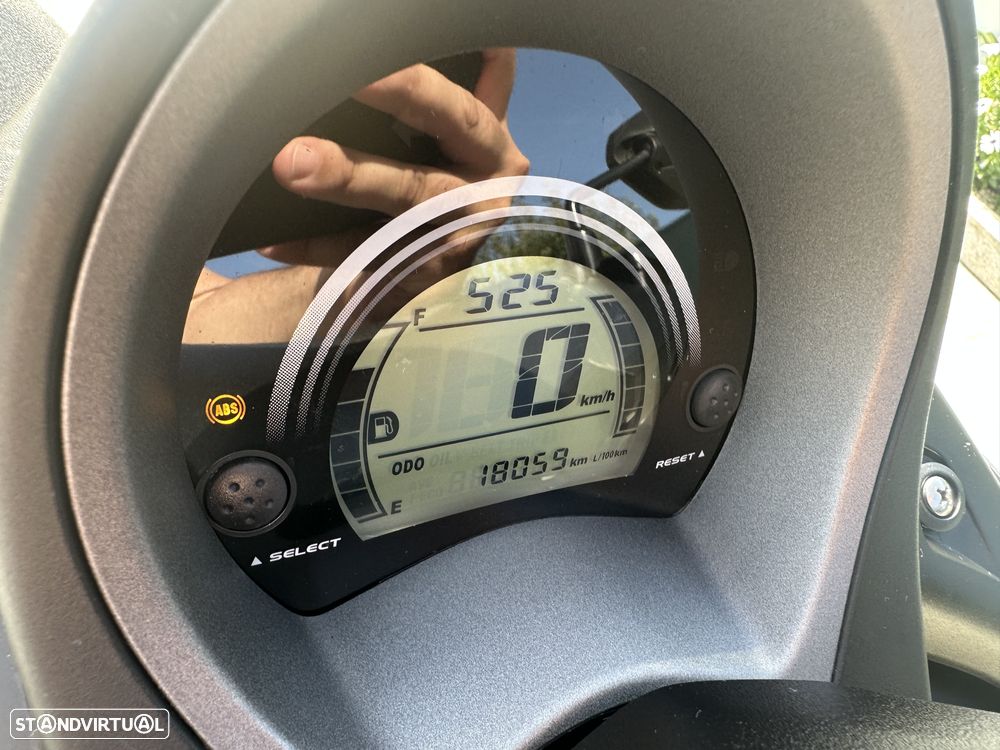 Yamaha NMAX 125 com Pack Urban - 10