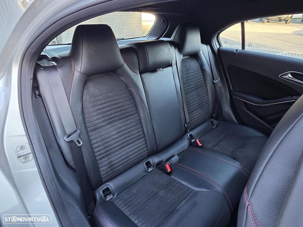 Mercedes-Benz A 180 d AMG Line - 25