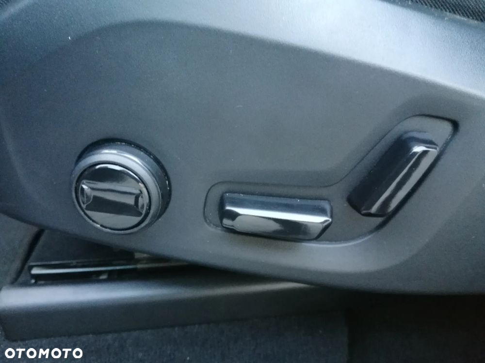 Volvo XC 60 B4 D AWD Geartronic Momentum Pro - 15