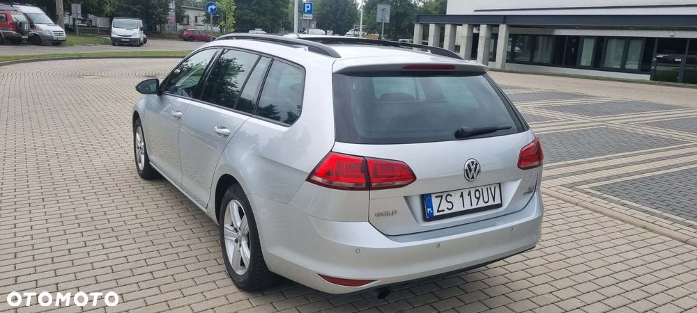 Volkswagen Golf 1.2 TSI BlueMotion Technology DSG Comfortline - 4