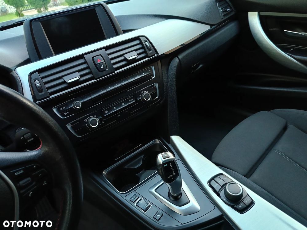 BMW Seria 3 320d Sport-Aut Blue Performance Sport Line - 13