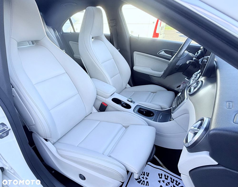 Mercedes-Benz CLA 250 7G-DCT Peak Edition - 10