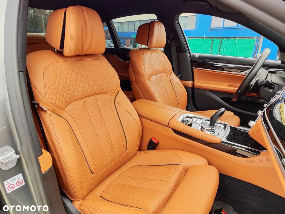 BMW Seria 7 740d xDrive sport - 12