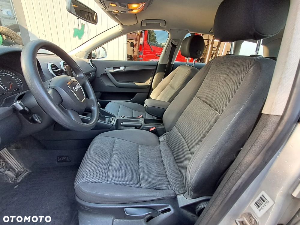 Audi A3 Sportback 1.6 Ambition - 12