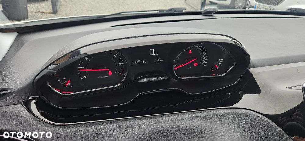 Peugeot 208 95 VTI Allure - 26