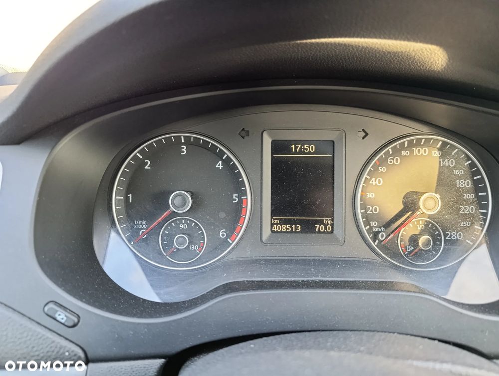 Volkswagen Jetta 2.0 TDI Highline - 6