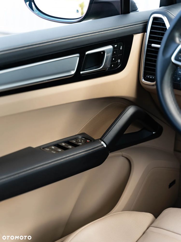 Porsche Cayenne Coupe S Platinum Edition - 15