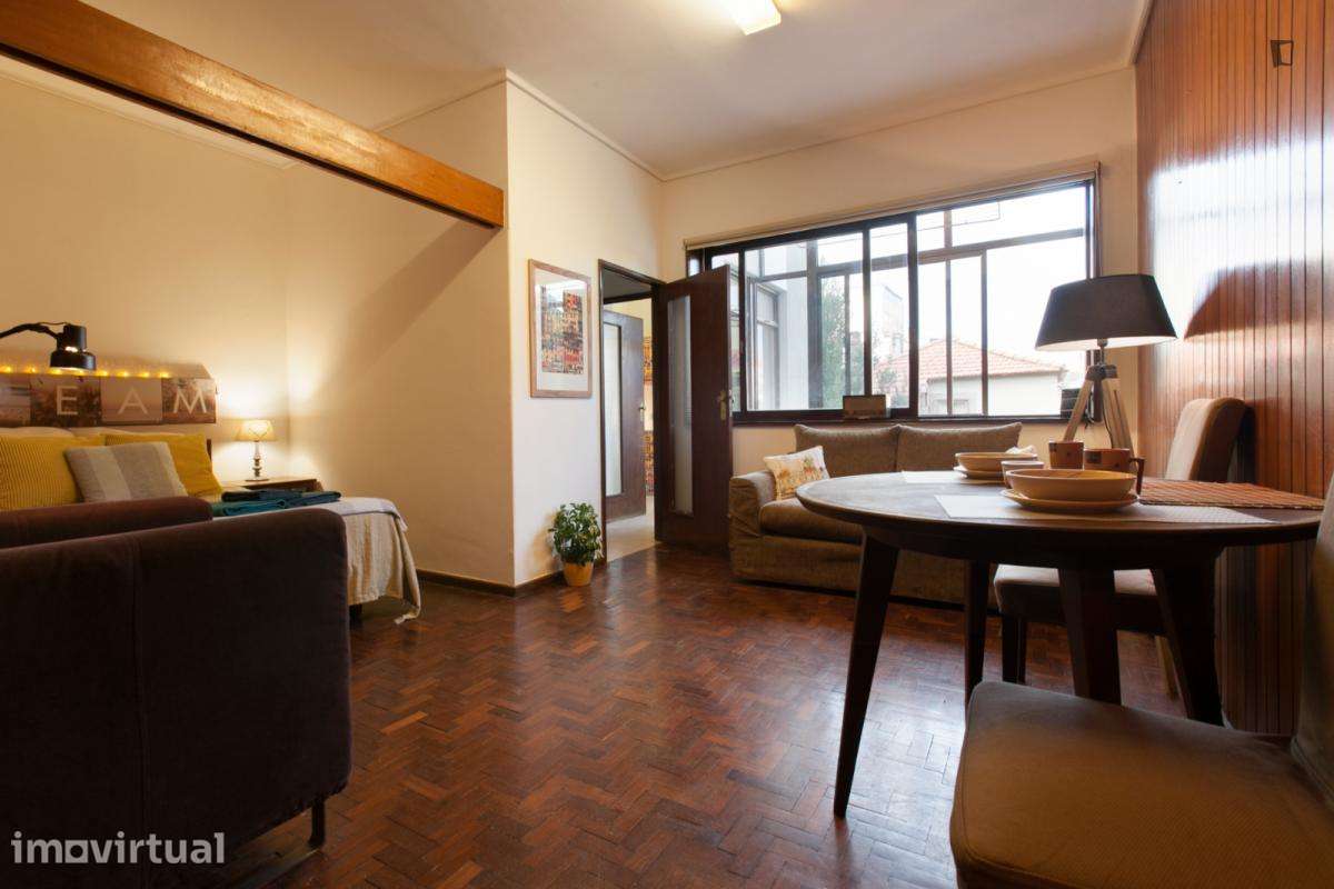 Apartamento com 1 quartos - localizado em Santo Ildefonso Porto - Grande imagem: 3/23