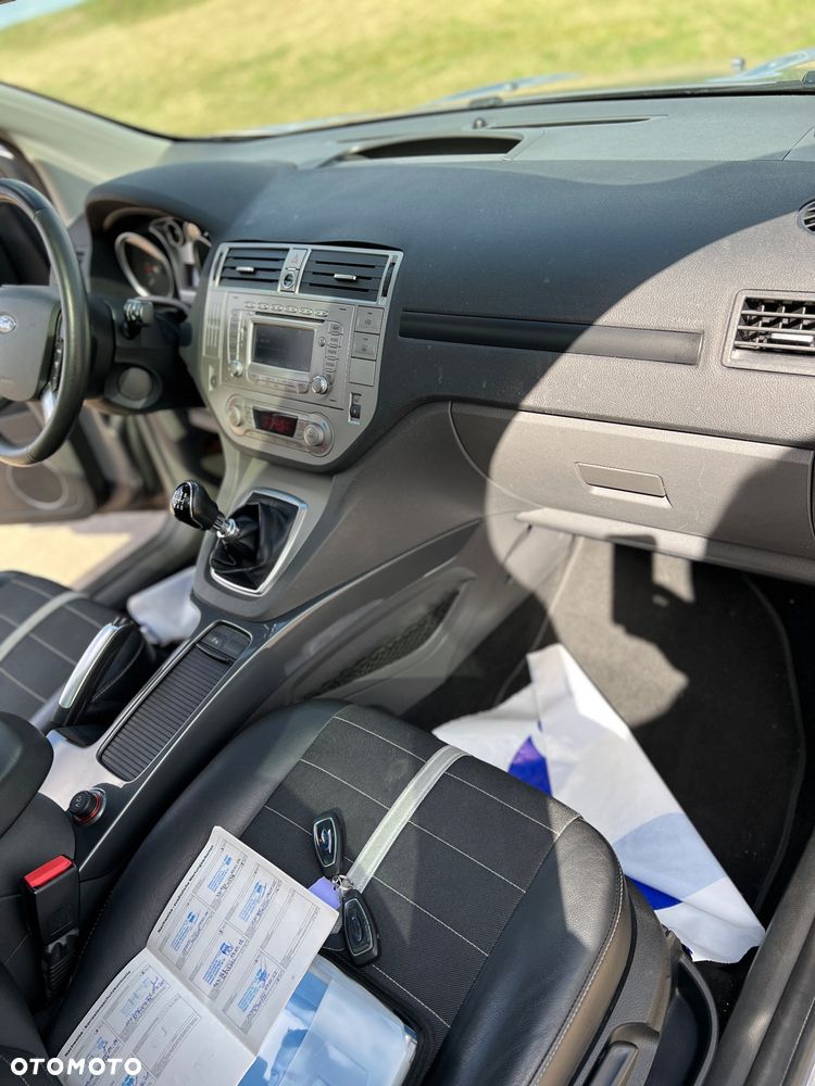 Ford Kuga 2.0 TDCi 4x4 Individual - 28
