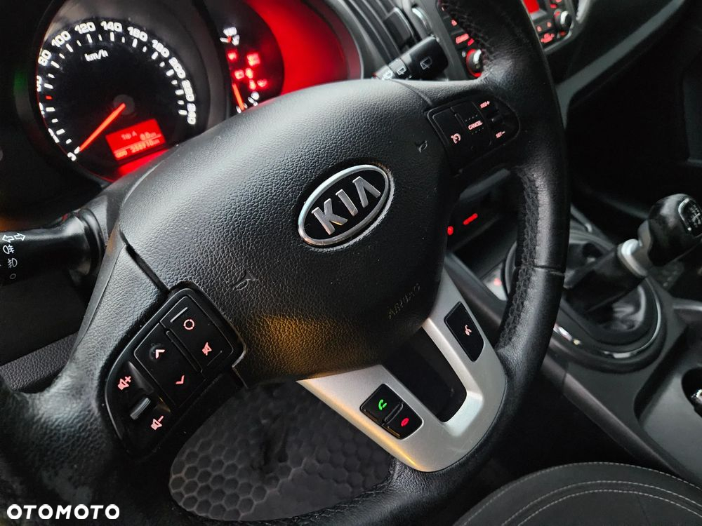 Kia Sportage 1.7 CRDI 2WD Dream-Team Edition - 18