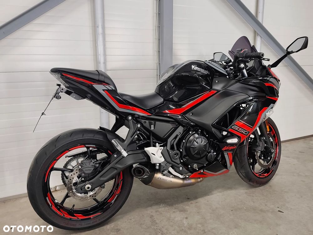 Kawasaki Ninja - 4