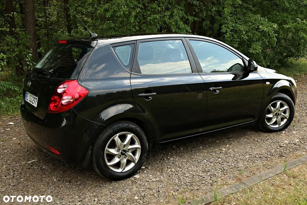 Kia Ceed 1.4 CVVT Attract - 19