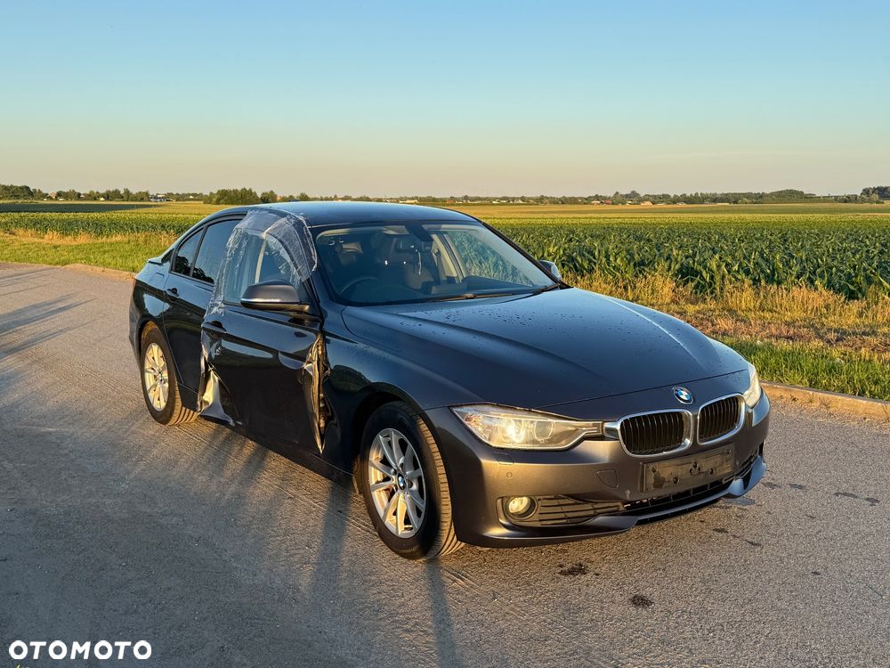 BMW Seria 3 320d Blue Performance - 4