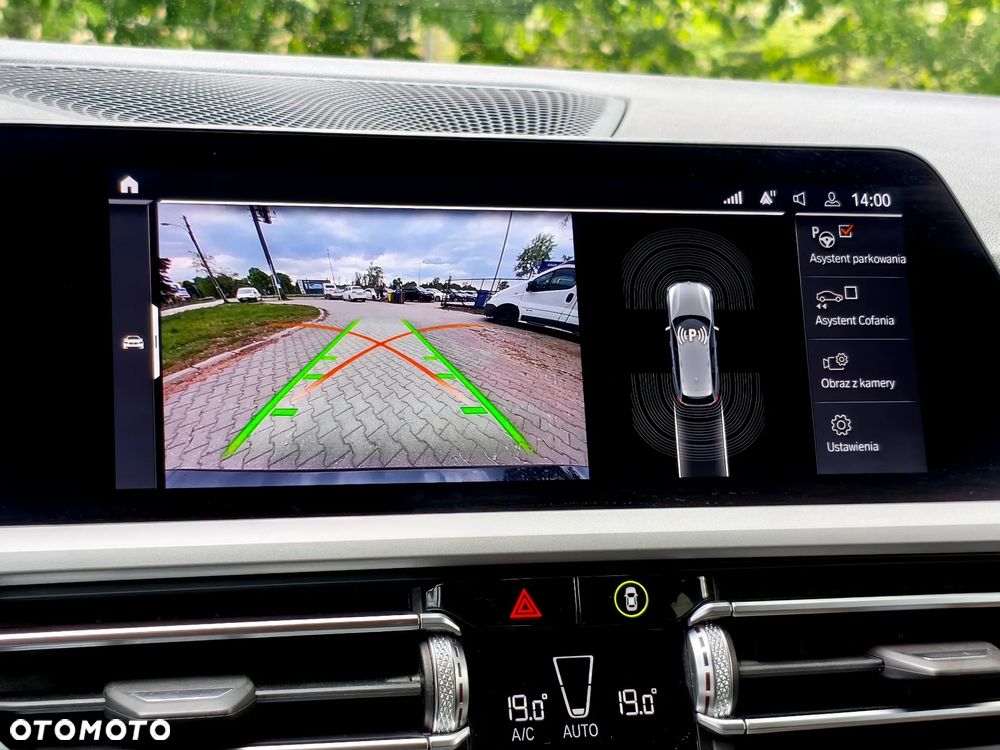 BMW Seria 3 330e - 11