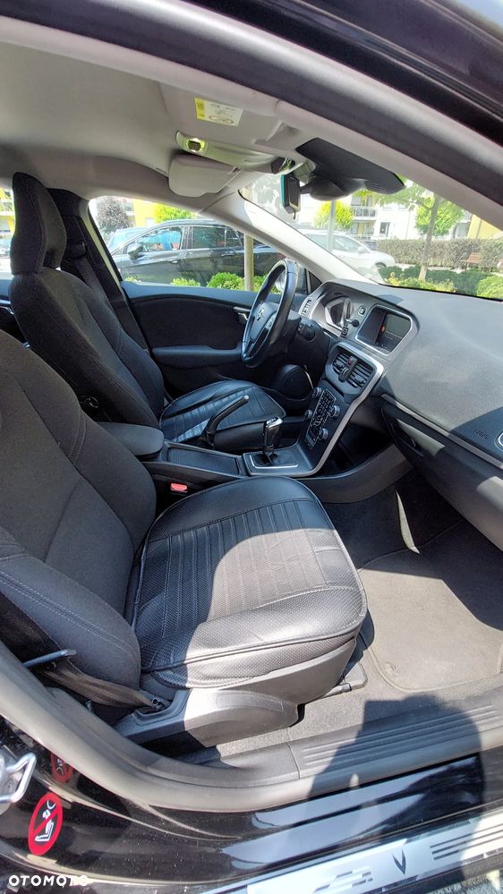 Volvo V40 D2 Drive-E Momentum - 13
