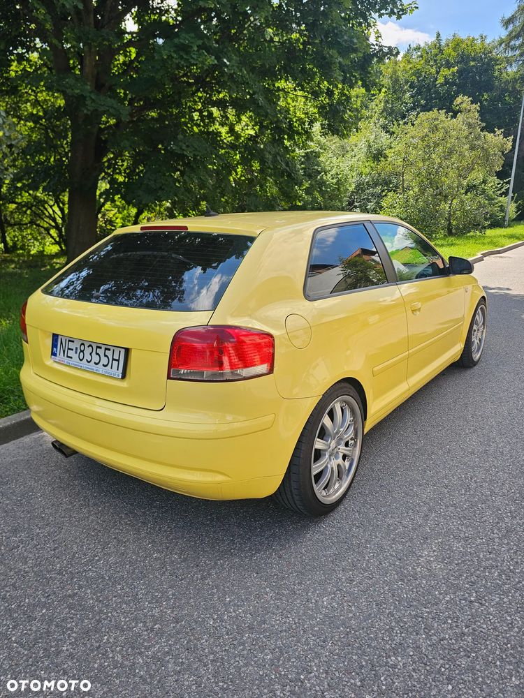 Audi A3 3-drzwiowe 2.0 FSI Ambition - 4