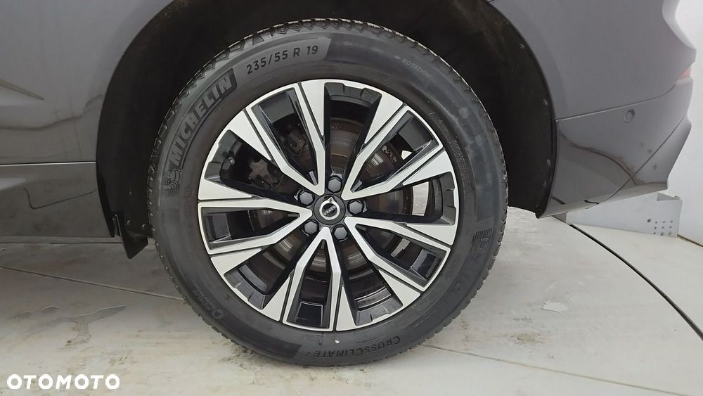 Volvo XC 60 B4 D AWD Plus Dark - 27