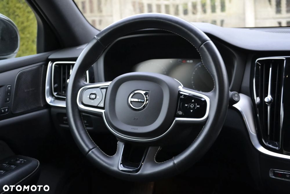 Volvo V60 B3 B R-Design - 39