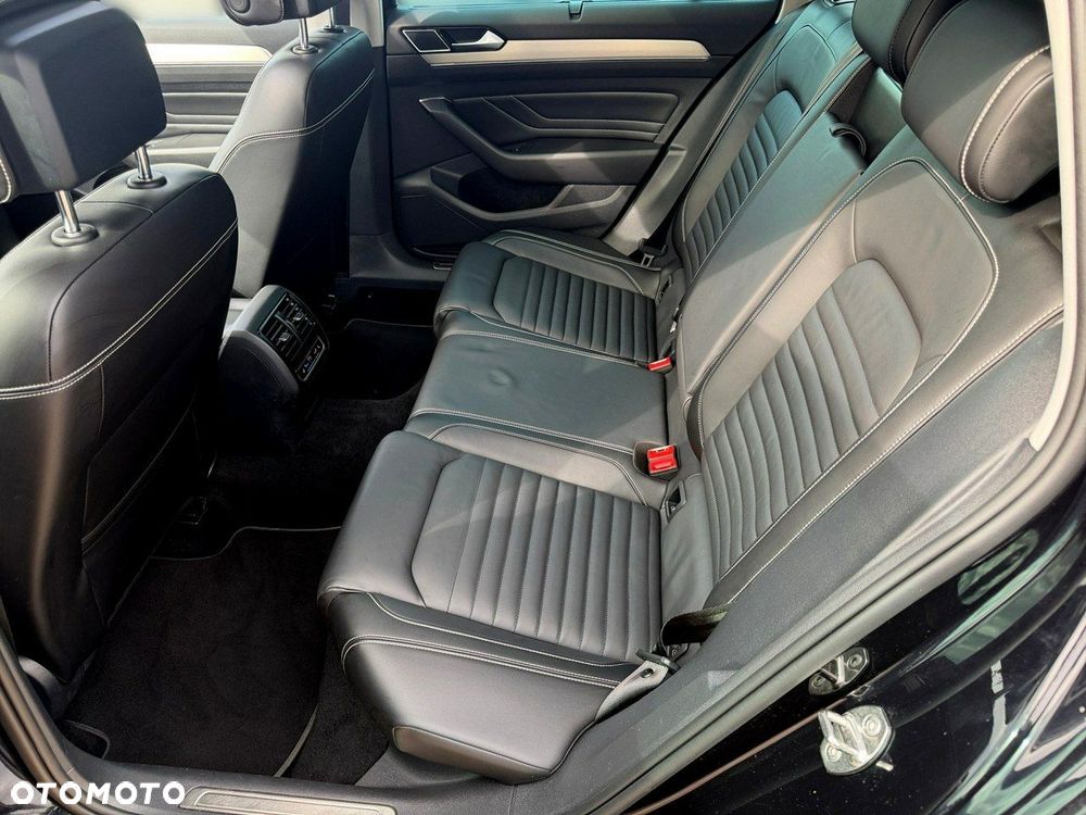 Volkswagen Passat - 22