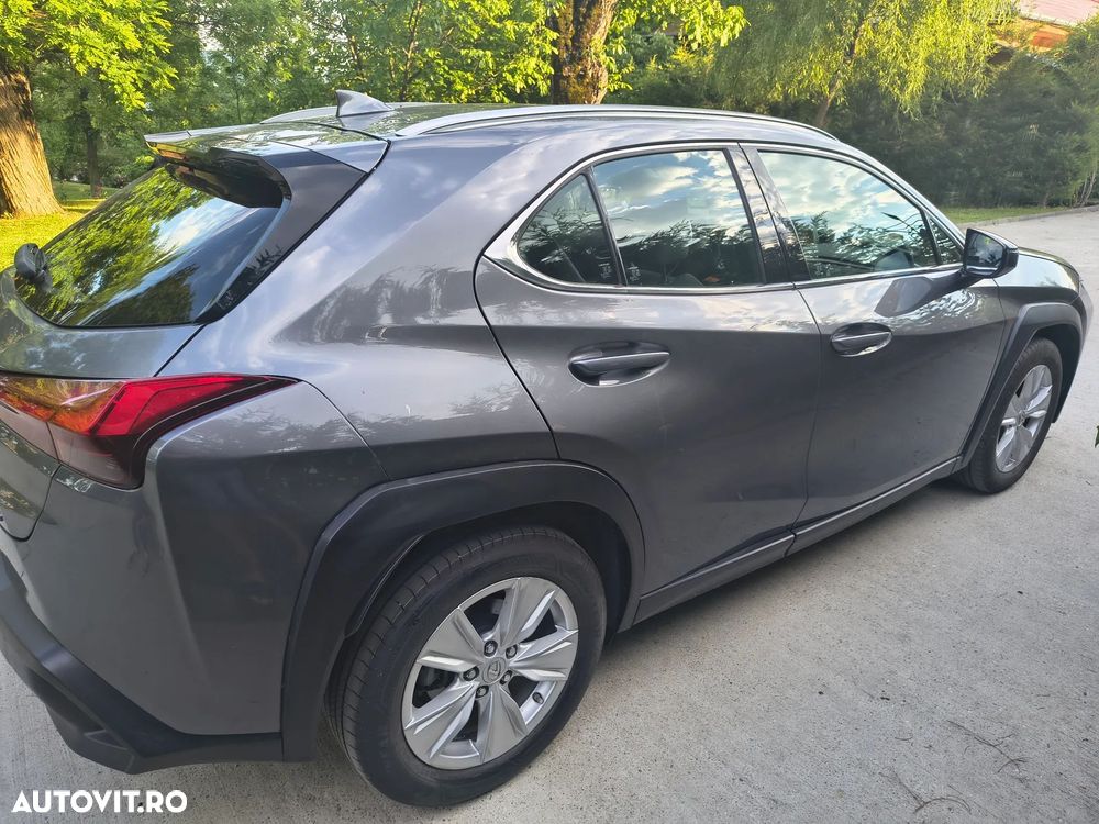 Lexus UX 250h Business Edition - 25