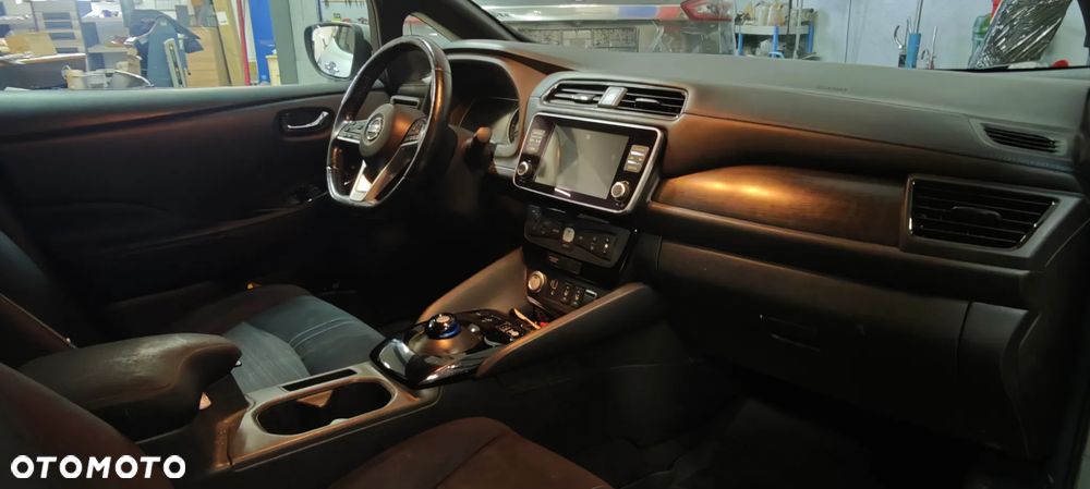 Nissan Leaf 40 kWh N-CONNECTA - 9