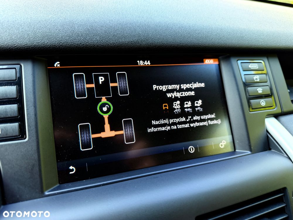 Land Rover Discovery Sport TD4 HSE Luxury - 33