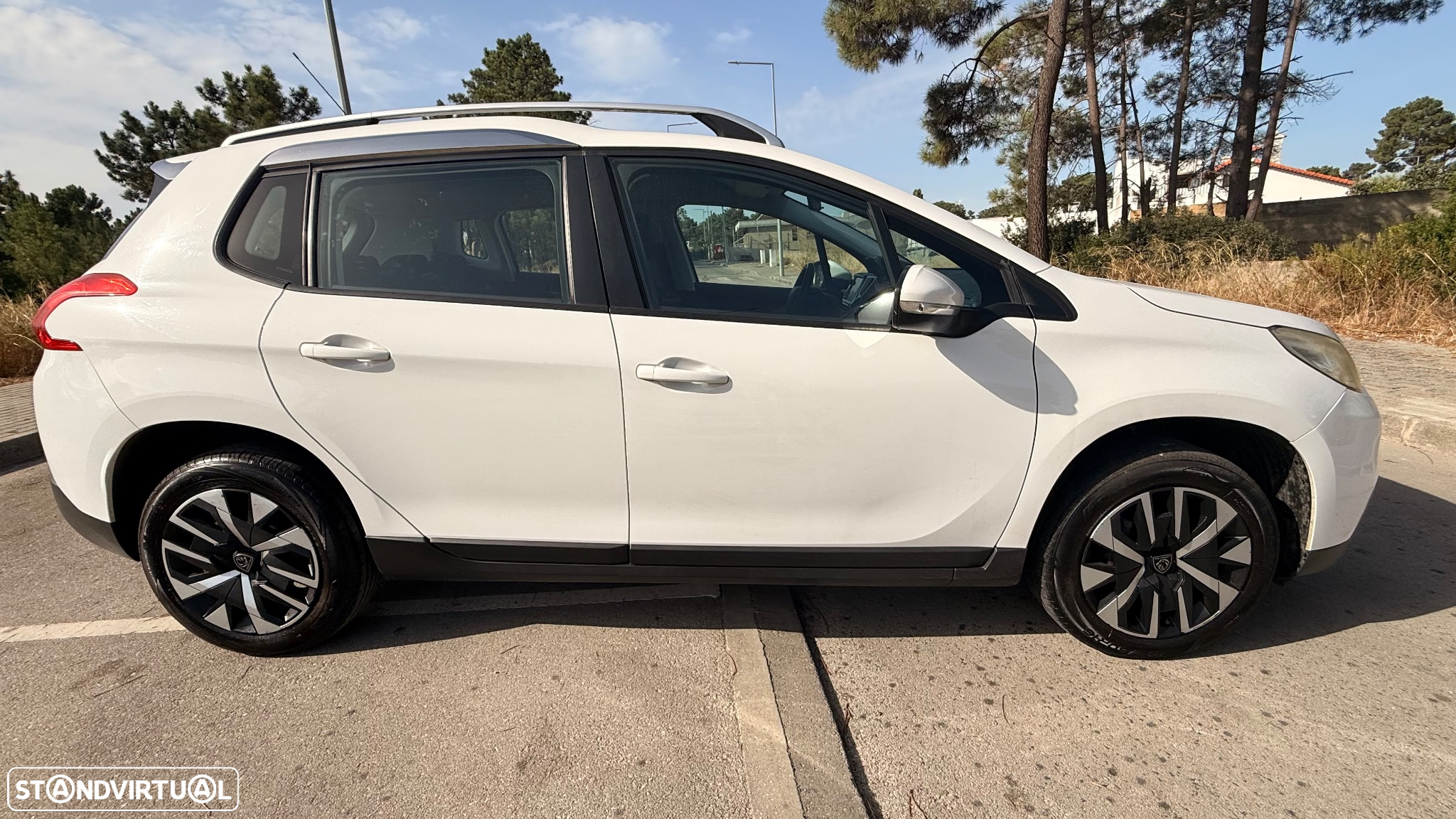Peugeot 2008 1.2 VTi Active - 4