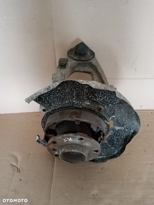 Zwrotnica Piasta Prawy Tyl BMW e70 X5 E71 X6 3.0d 6770984 - 1