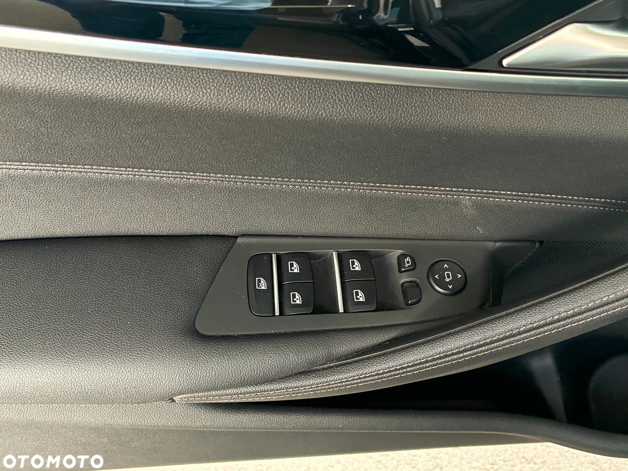 BMW Seria 5 520d - 27