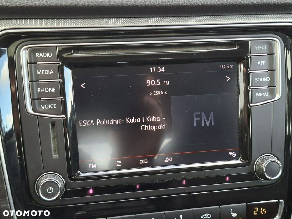 Volkswagen Passat - 18