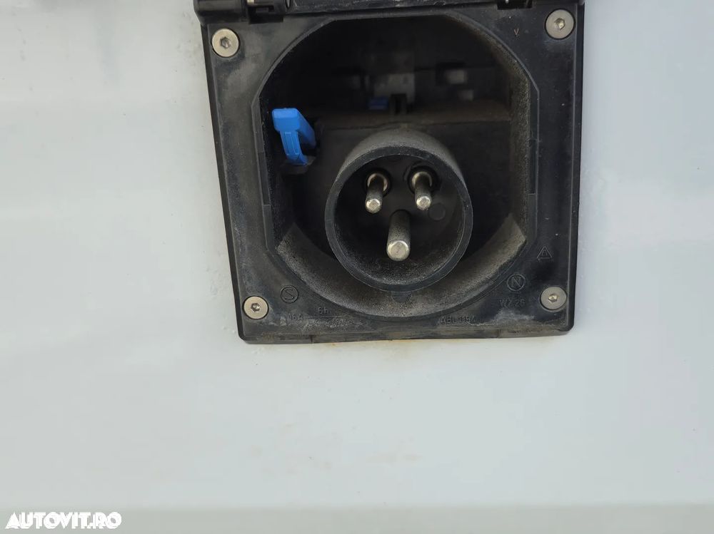 Mercedes-Benz Sprinter - 11