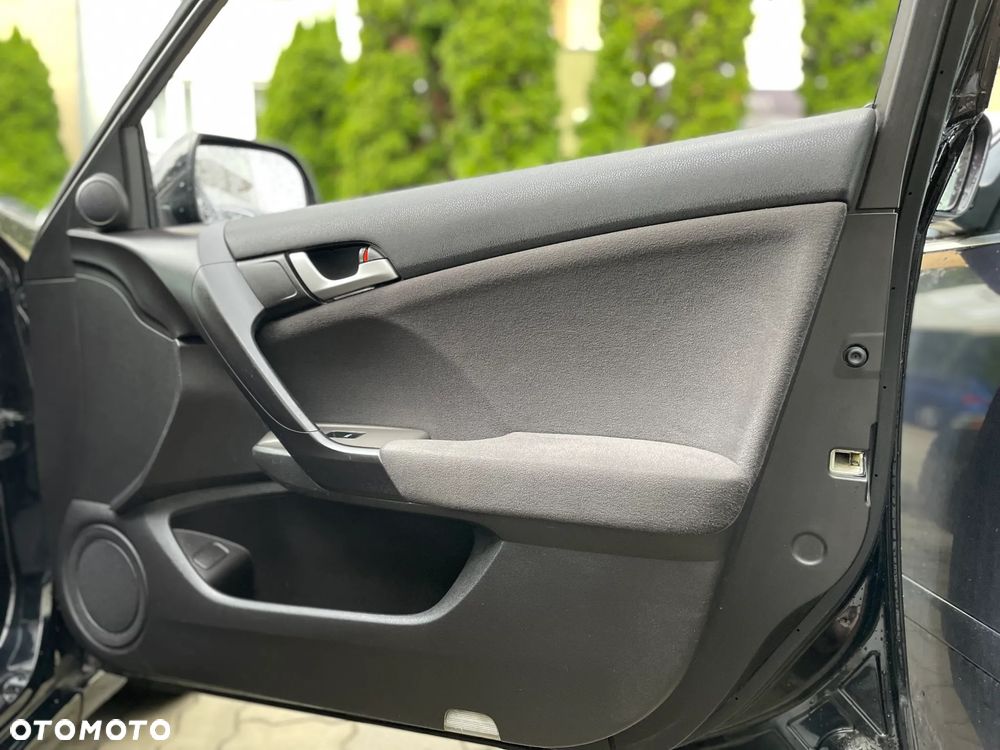 Honda Accord 2.0 Elegance - 29