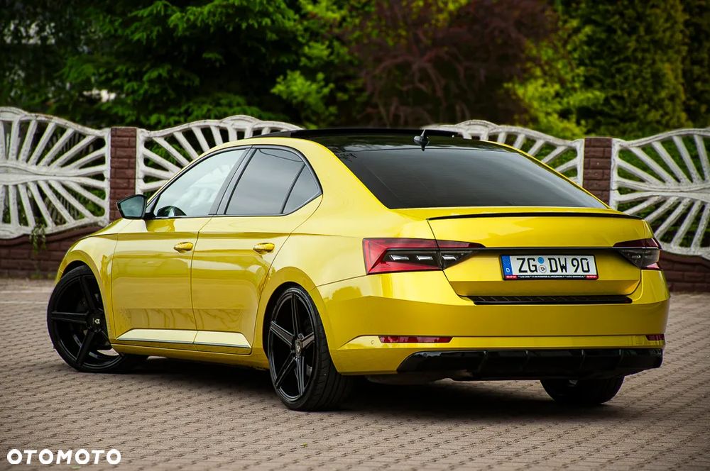 Skoda Superb 2.0 TDI DSG Sportline - 3