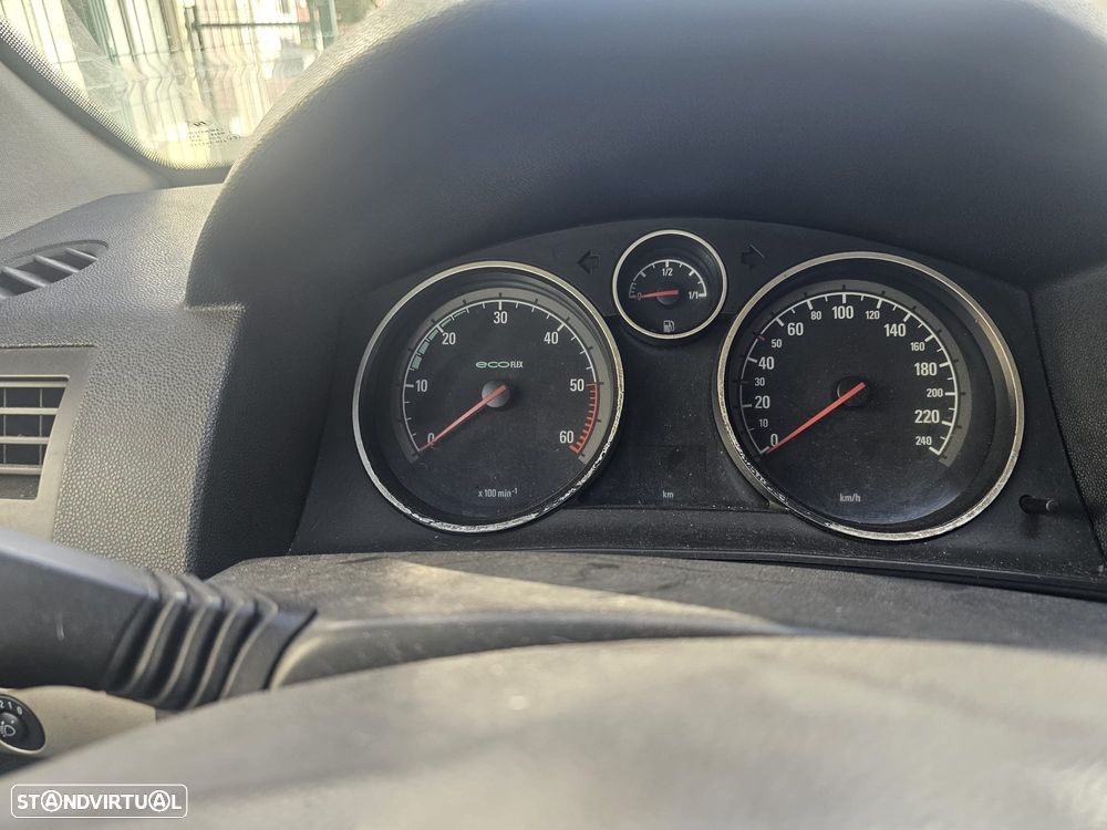 Opel Astra Caravan - 4