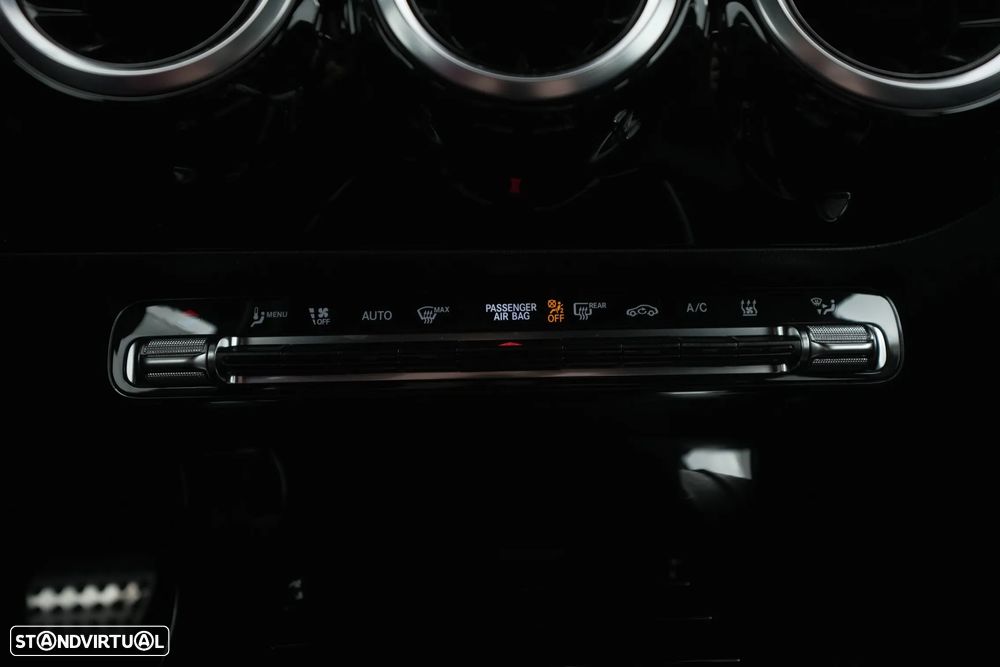 Mercedes-Benz A 250 e AMG Line - 24