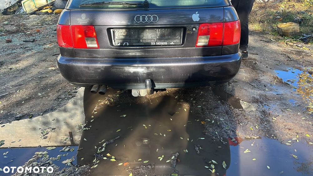 Lampa prawa  AUDI A6 C4 KOMBI