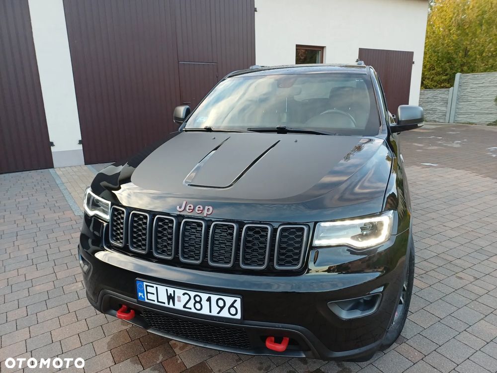 Jeep Grand Cherokee - 24