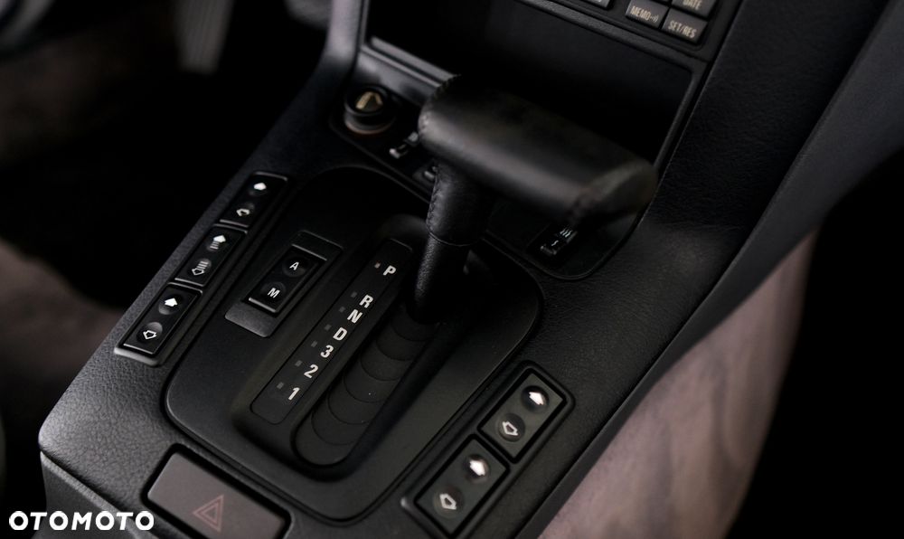 BMW Seria 3 325i - 38