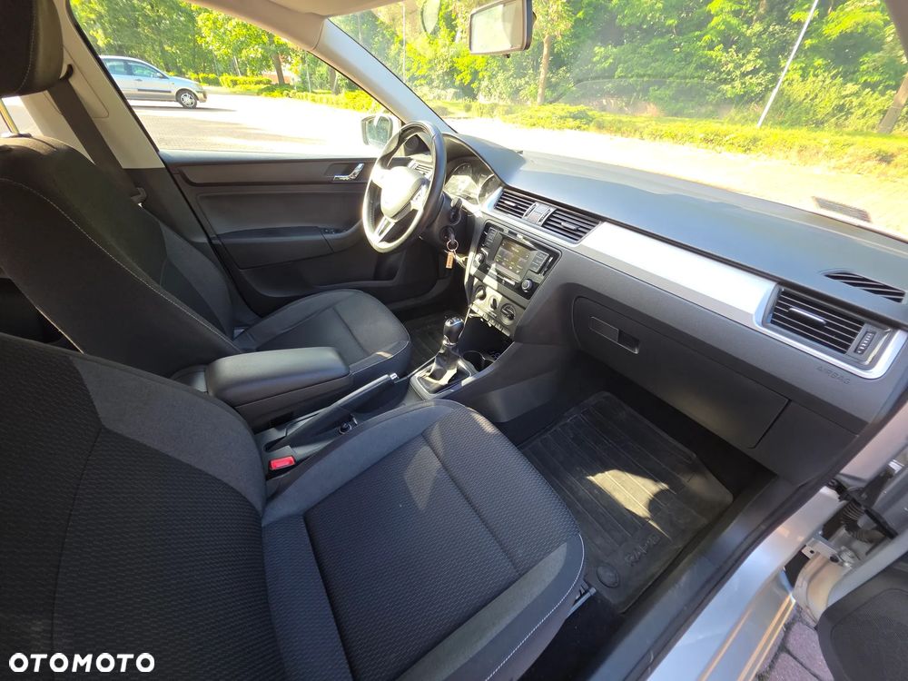 Skoda RAPID 1.2 TSI Ambition - 10