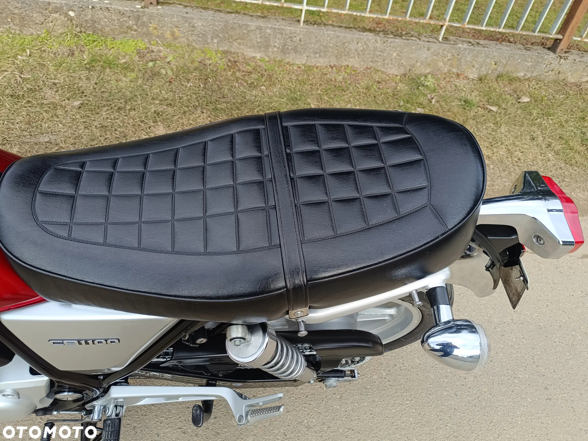 Honda CB - 12