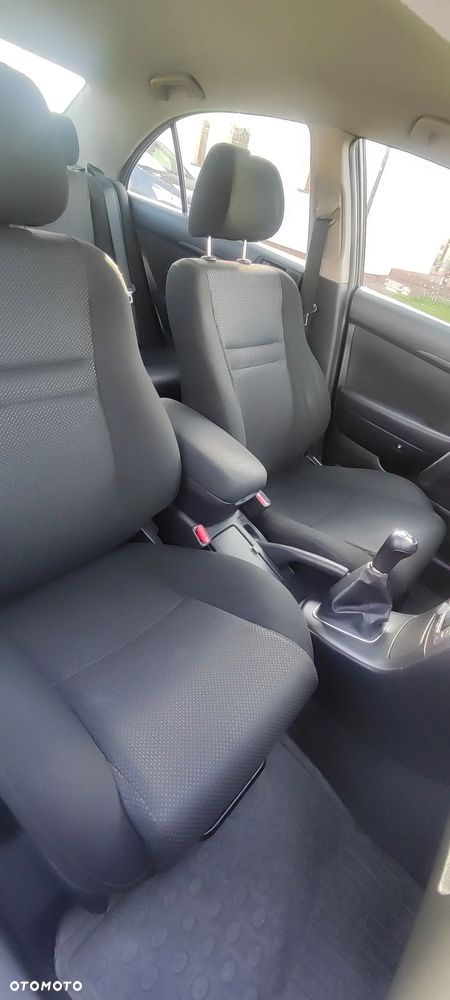 Toyota Avensis 1.8 VVT-i Sol - 11