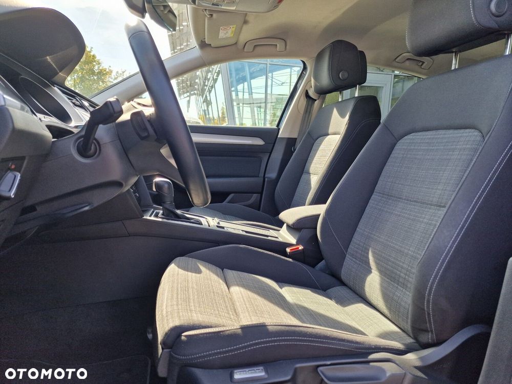 Volkswagen Passat - 12