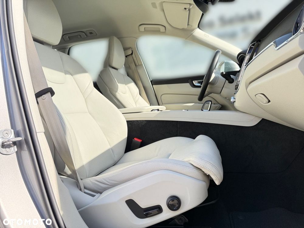 Volvo XC 60 - 25