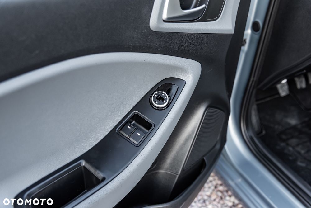 Hyundai i20 - 18